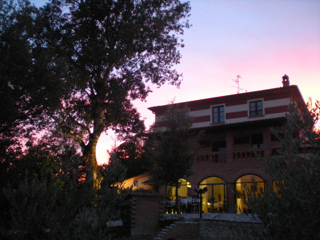 Gasthaus Le Rasse Citerna Exterior foto